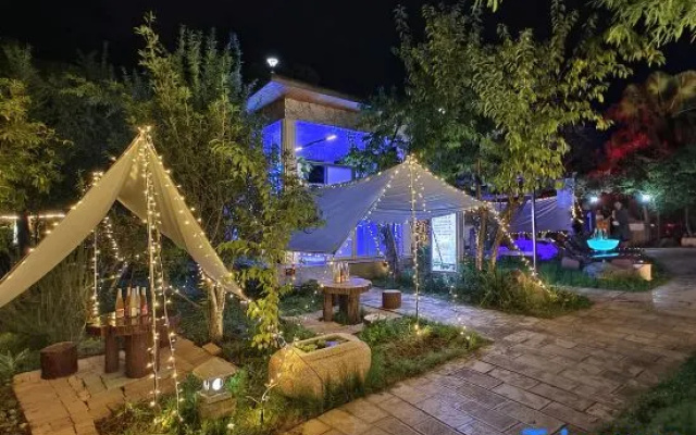 Yingyuetan Hotspring Hotel