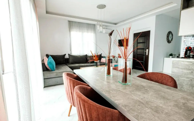 Design Suites Efharis (Brusco)
