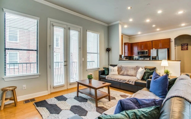 Gorgeous Oak Lawn Townhouse KING BEDS