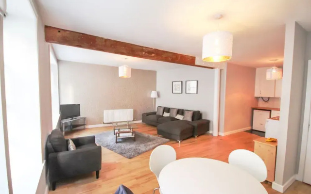 Dame Street Luxury Apartment