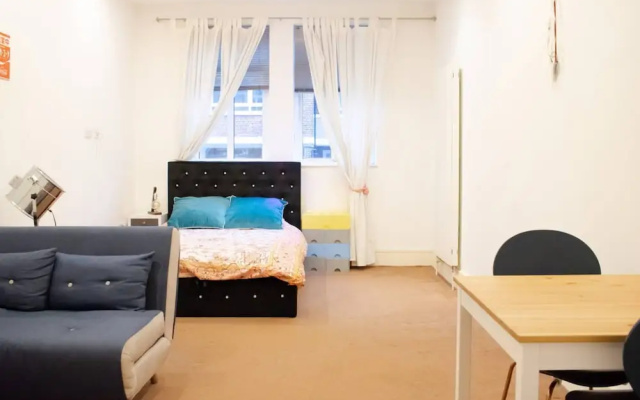 Spacious Studio in Trendy East London