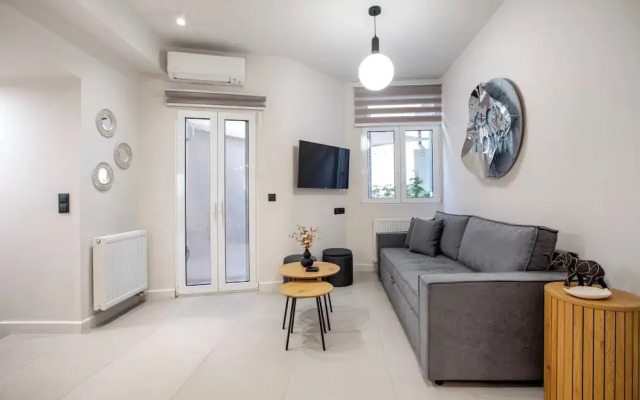 Plaka Clio Apartment by A&A Residences