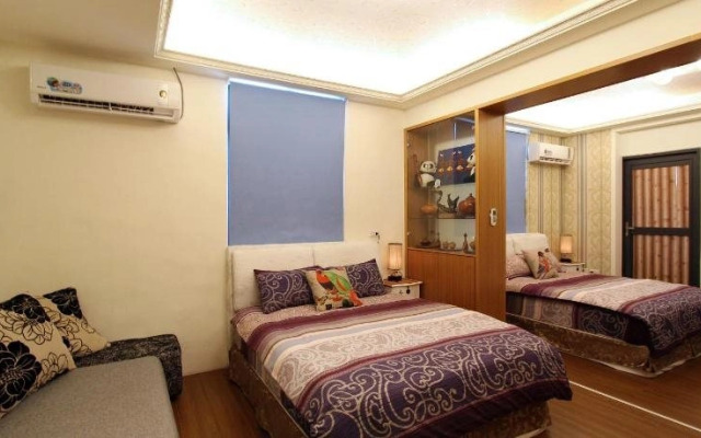 The Love Garden Guest House (Jian Building)