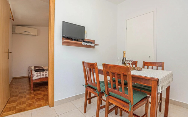 Amazing Apartment in Brodarica With Wifi and 1 Bedrooms