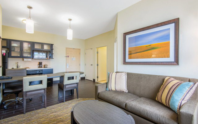 Candlewood Suites Jefferson City
