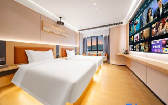 Platinum Hotel (Eight kilometer Light Rail Station Branch)