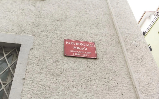 Roncalli Park Suites