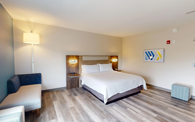 Holiday Inn Express & Suites Chicago Schaumburg by IHG