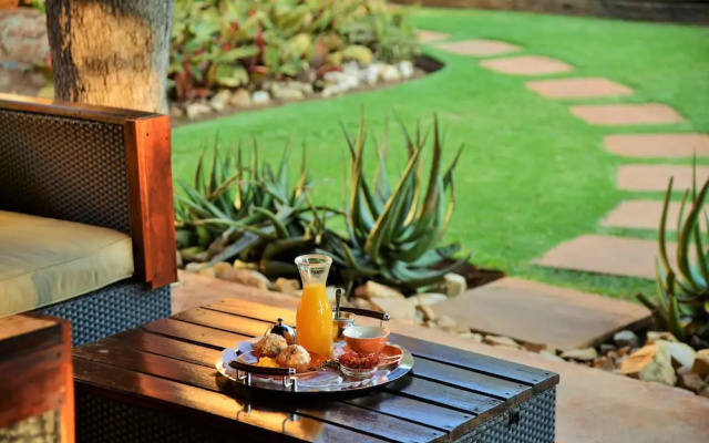 Wings and Water Guest Villa - Adults Only