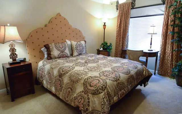 Traditional Touch 1BR by Casago