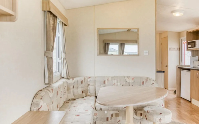Gorgeous Home in Hastings With Sea Nearby
