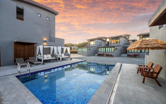Gyeongju Meomulda Poolvilla