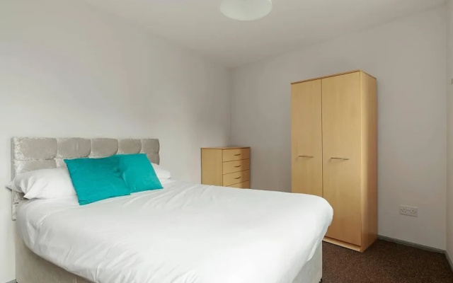 Sparkling Clean 2BR City Centre Apartment