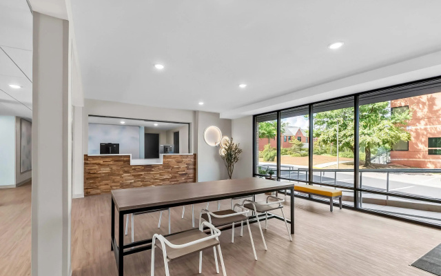 ECHO Suites Extended Stay by Wyndham Sterling