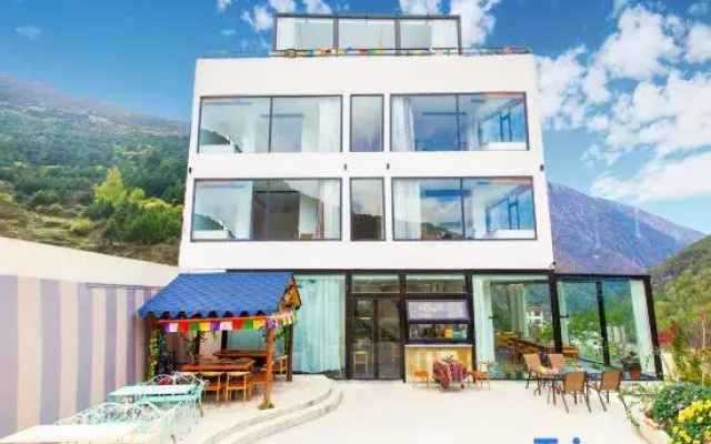 VALATOMS Van Latu Chuyi Homestay (Kangding)
