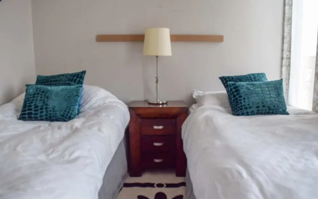 Luxurious 2 Bedroom Penthouse With Balcony