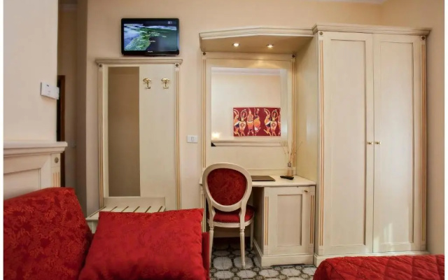 Hotel Lo Squalo
