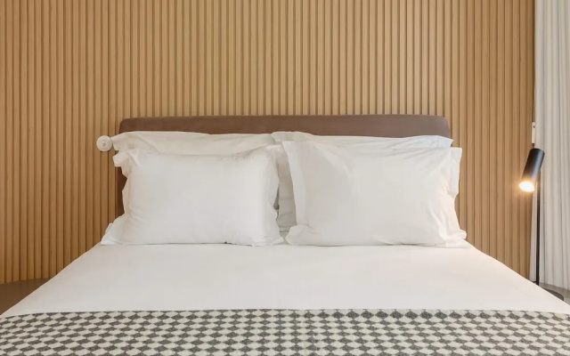 Flores G in Porto With 1 Bedrooms and 1 Bathrooms