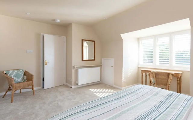 Coastal Comfort for 6 Felpham Beach