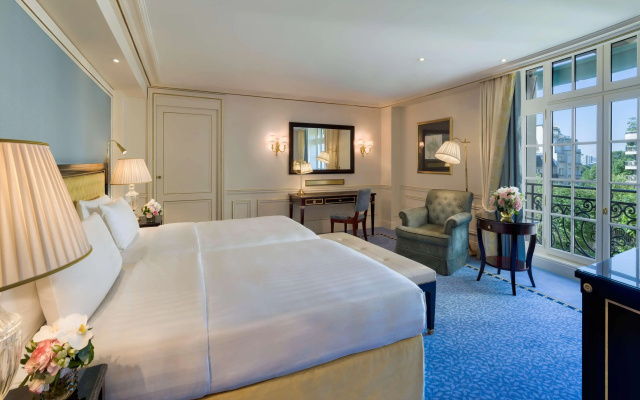 Отель Shangri-La Paris