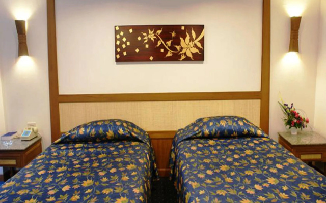 Royal Twins Palace Hotel