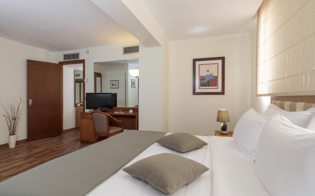Best Western Plus Hotel Plaza