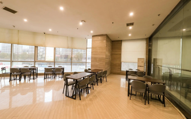 Starway Hotel Xuzhou Fengxian Bus Station