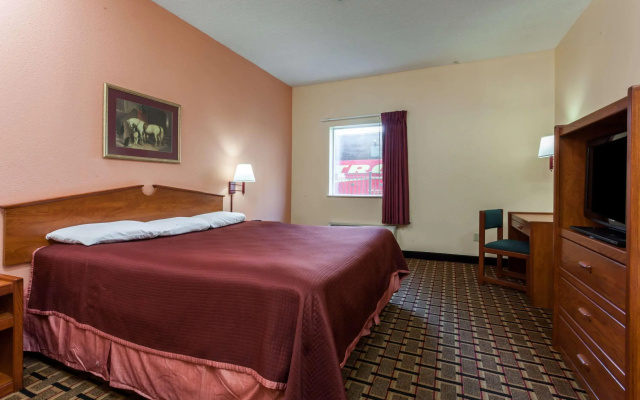 Howard Johnson by Wyndham Airport