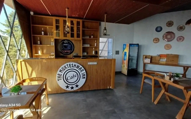 The Mukteshwar Inn Rooftop Cafe