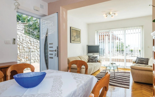 Amazing Home in Lovran With Wifi and 2 Bedrooms