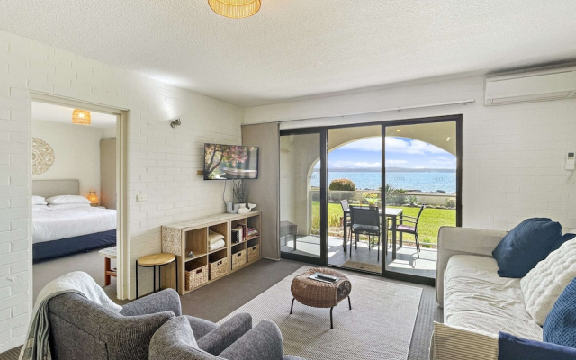 Beachside Apartment Overlooking Casey's Beach