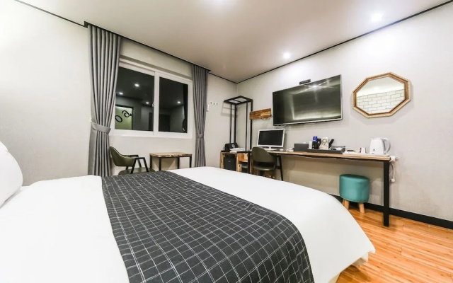 Luxury Motel