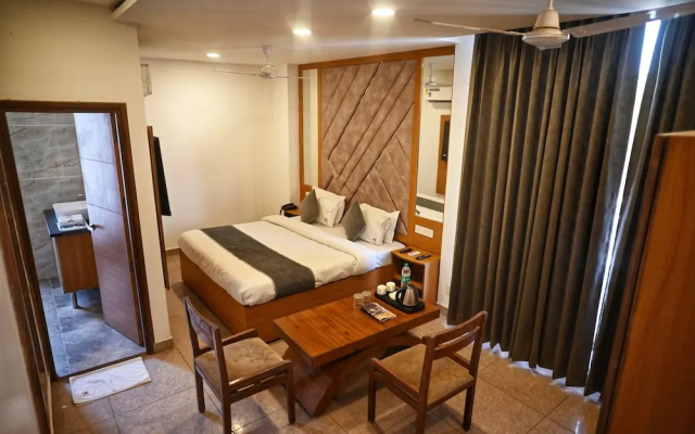 Hotel Lake View -Near Sukhna Lake