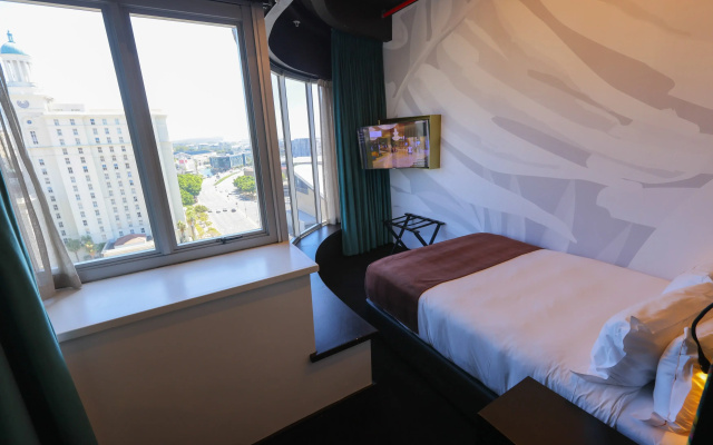 Hotel Sky Sandton