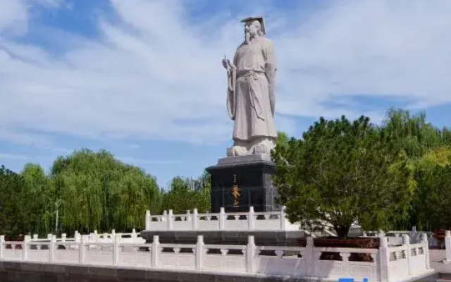 Jinjiang Hotel (Linyi Beicheng New District Grand Theater)
