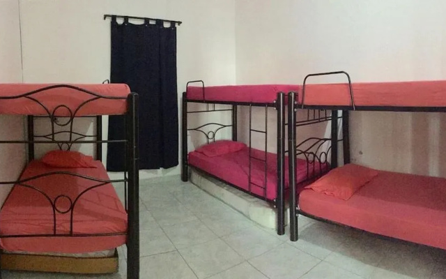 Cande Hostel