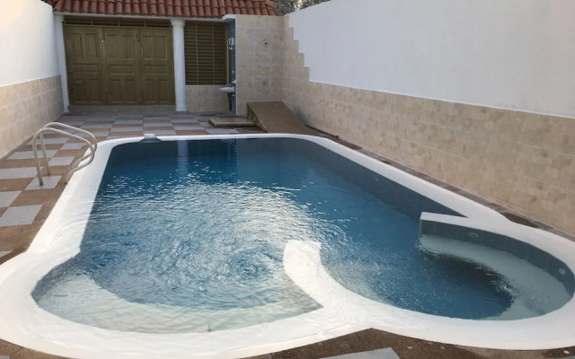 Villa Ensueño - House with Pool & Hot Tub