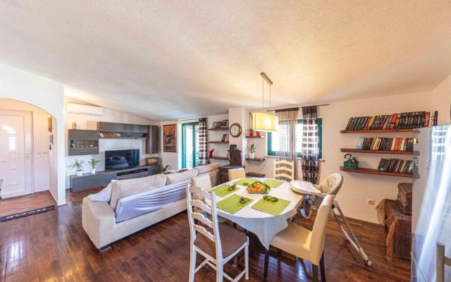 Amazing Apartment in Mastrinka With 2 Bedrooms and Wifi