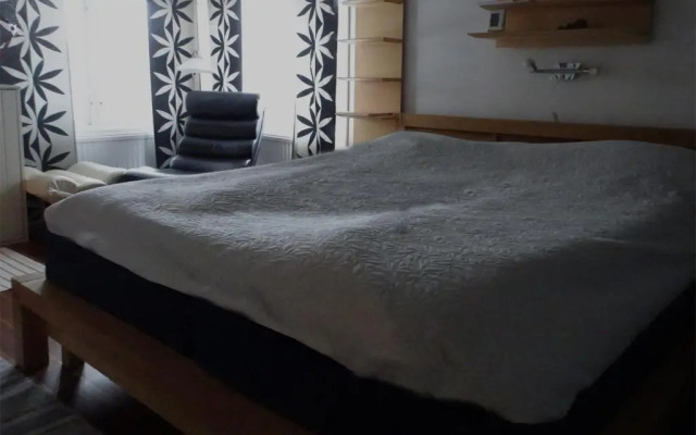 Stuga m havsutsikt & 50m till strand