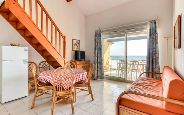 Large Seaview Stay for 8 in Valras Plage