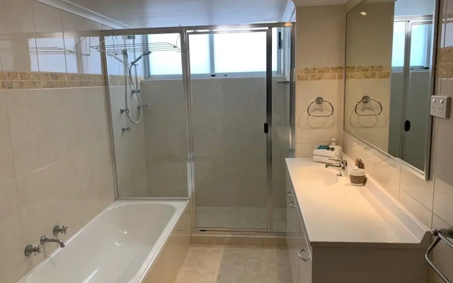Peninsula Resort - Private Apartments