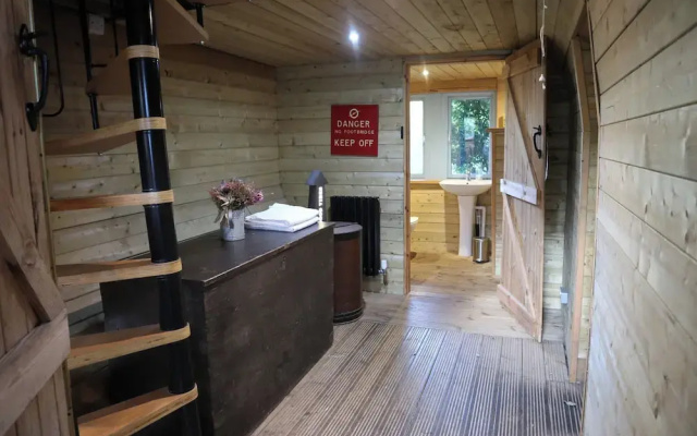 Hapus Hideaway Retreat Site, Sleeps 29