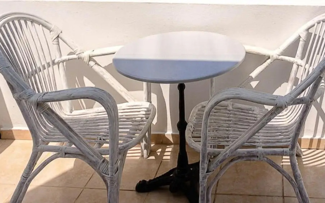 Aeolis Santorini