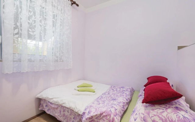 Awesome Apartment in Bresca With Wifi and 2 Bedrooms