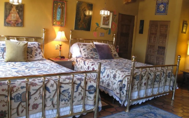 La Doña Luz Inn