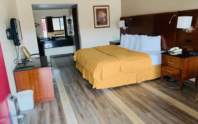 Royal Inn & Suites