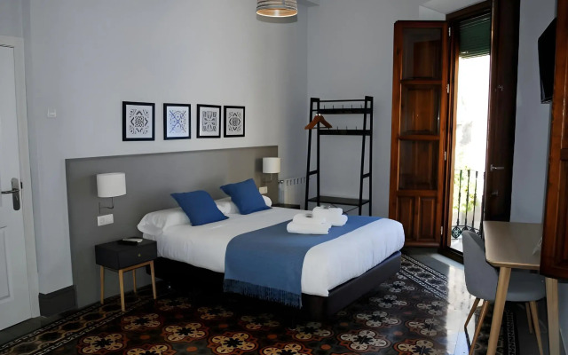 La Perla Granada Suites
