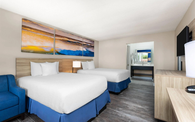 Days Inn by Wyndham Fort Myers Springs Resort