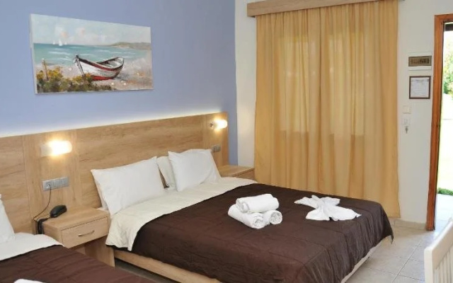 Denis Hotel and Bungalows