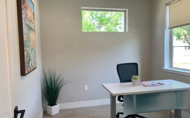 Urban Townhome near Old Town, Breweries, & River!